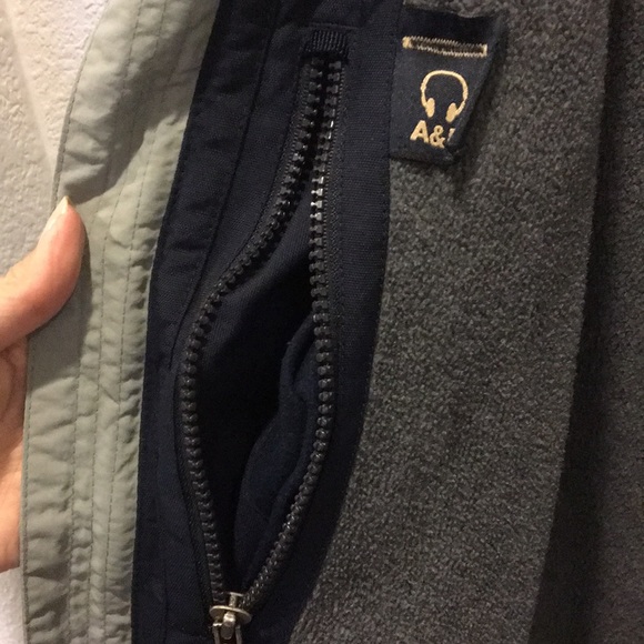 Abercrombie and Fitch men’s outerwear jacket. - Picture 3 of 5